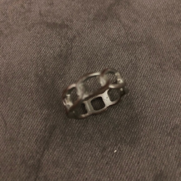 Links ring - Picture 2 of 3